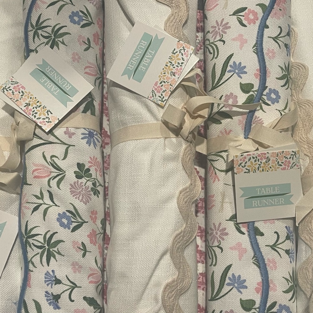 (Spring) Floral Table Runner Set